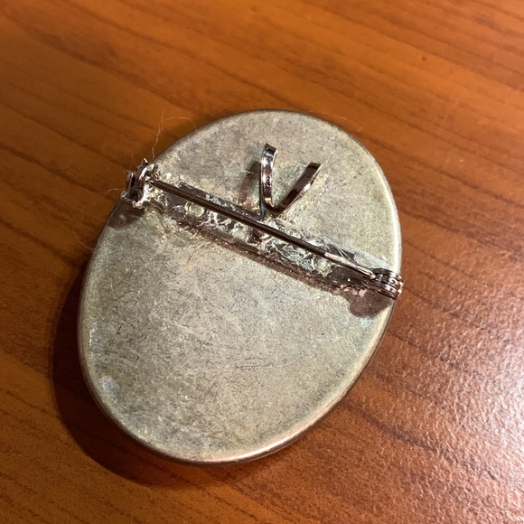 ❄️3/$20❄️ Vintage Flower Cameo Brooch Pendant - Picture 3 of 6